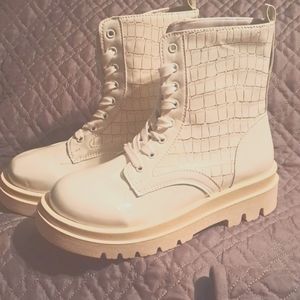 Awsome Boots sz 8.5